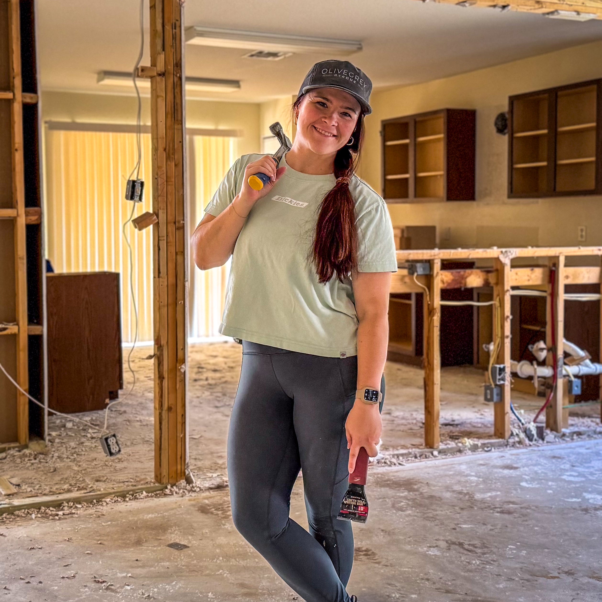 Portrait photo of influencer Ruth Largaespada, renovation DIY expert.